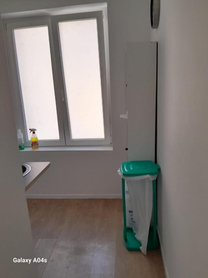 1 Bedroom Sleeps 4 * Brussel